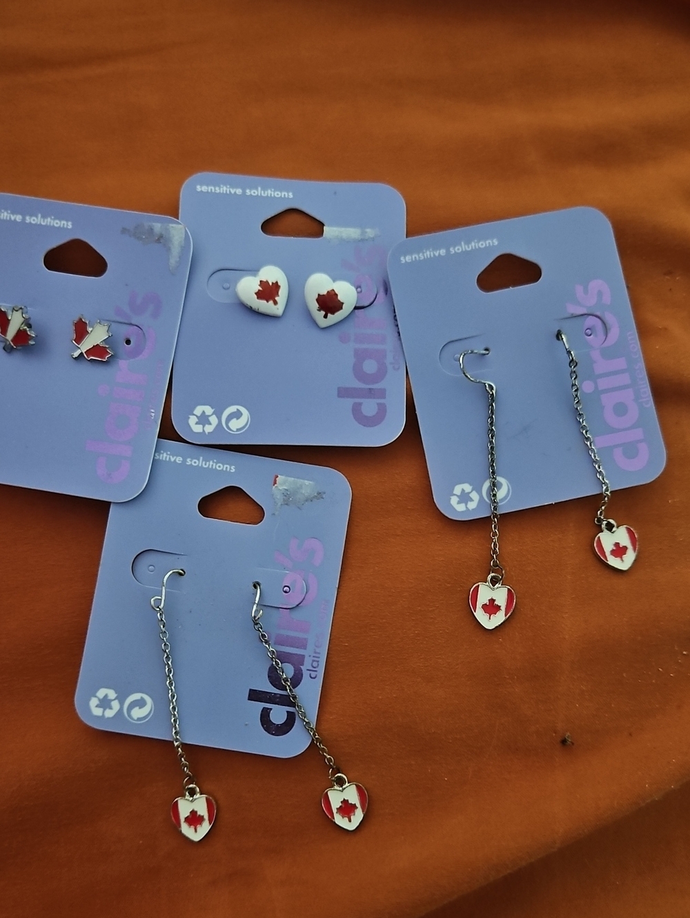 4 NIP Claire's White Heart Earrings with Red Maple Leaf Accent